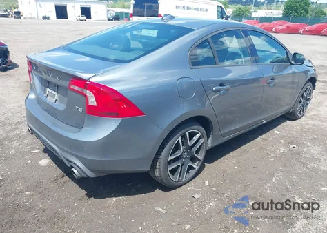 2017 Volvo S60 T5 Dynamic z USA, uszkodzony, nr VIN YV126MFL4H2432746